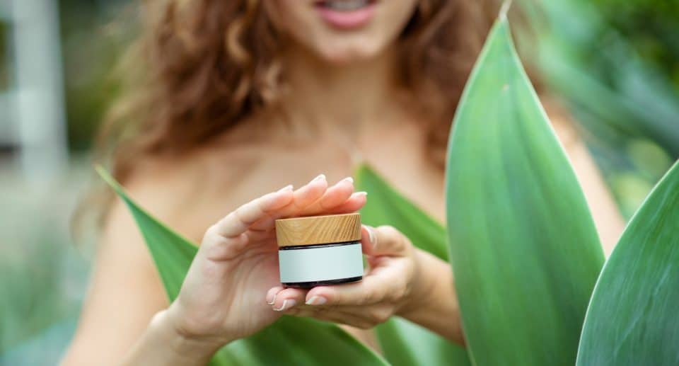 Las mejores marcas de cosmética natural: belleza consciente para tu piel